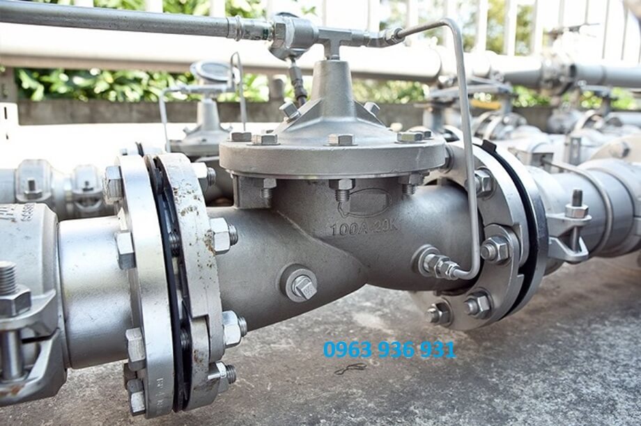 Van giảm áp inox 4
