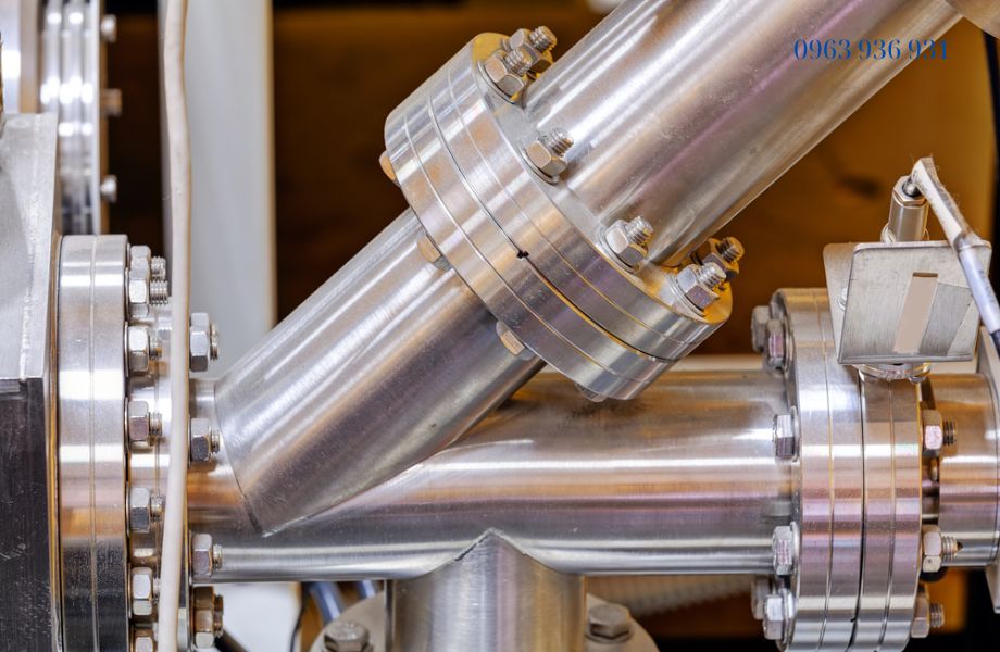 Chọn bulong inox M16 giúp kết nối nhanh chóng